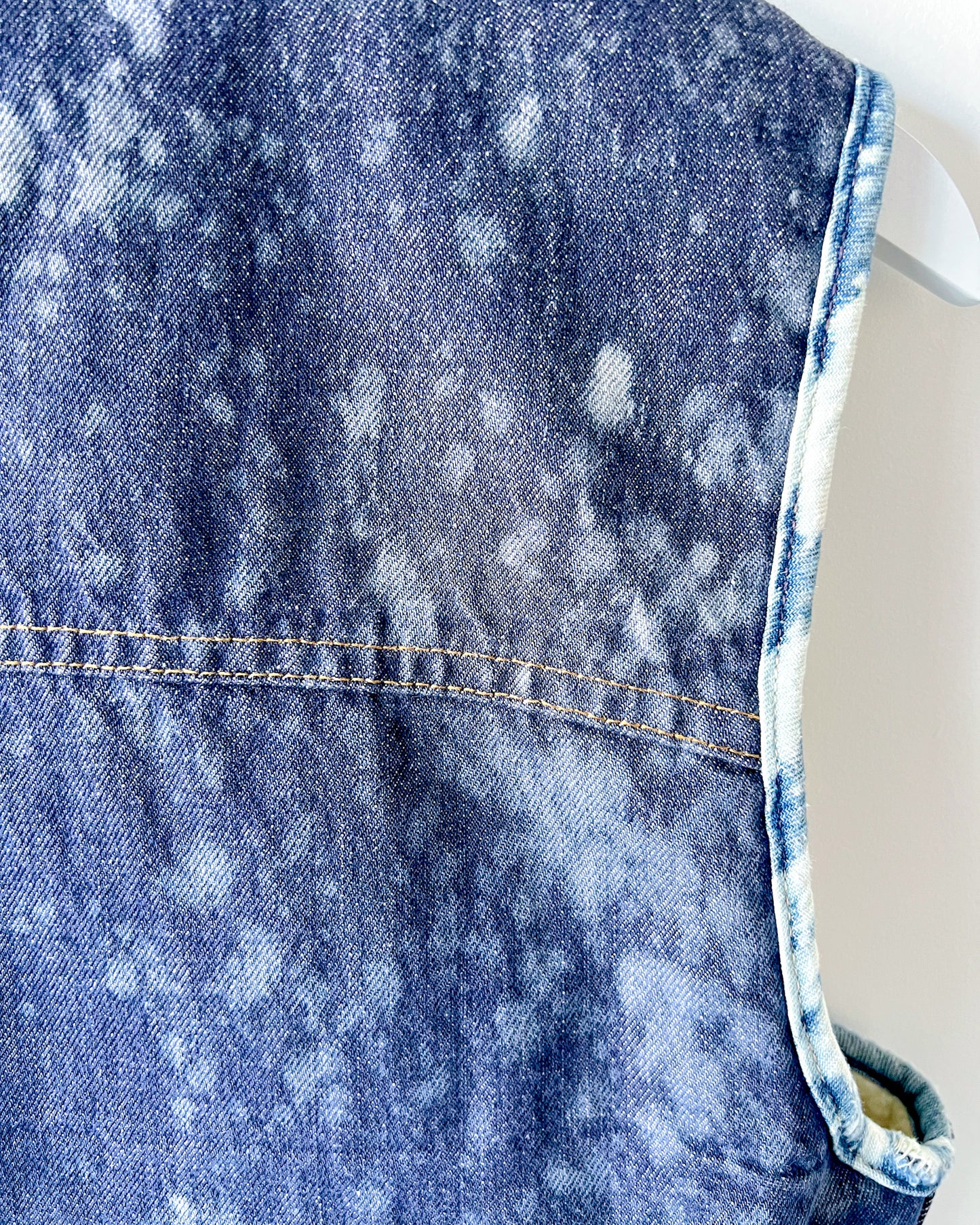 CANTON - Vintage 80s Carhartt Acid Washed Sherpa Lined Denim Vest - Denim, White - Unisex Medium
