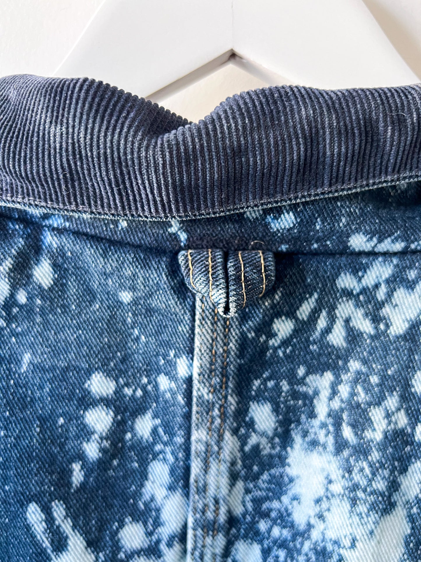 CONNECTICUT - Vintage 90s Carhartt Acid Washed Blanket Lined Chore Coat - Denim, White - Unisex Large