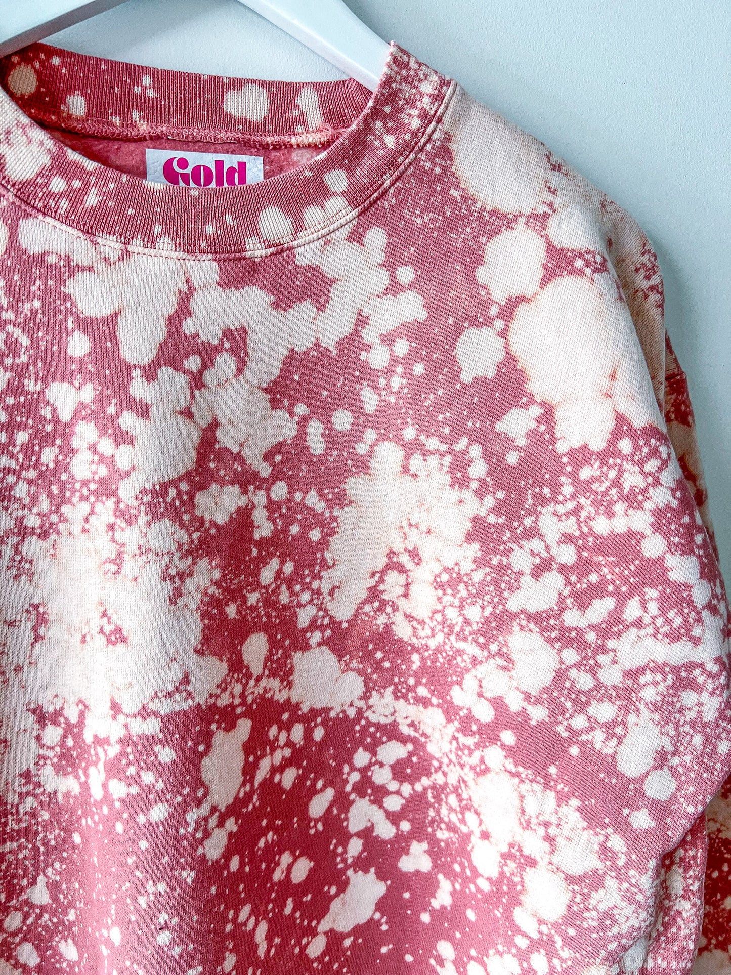 Acid-Washed Crewneck Sweatshirt in Dusty Rose