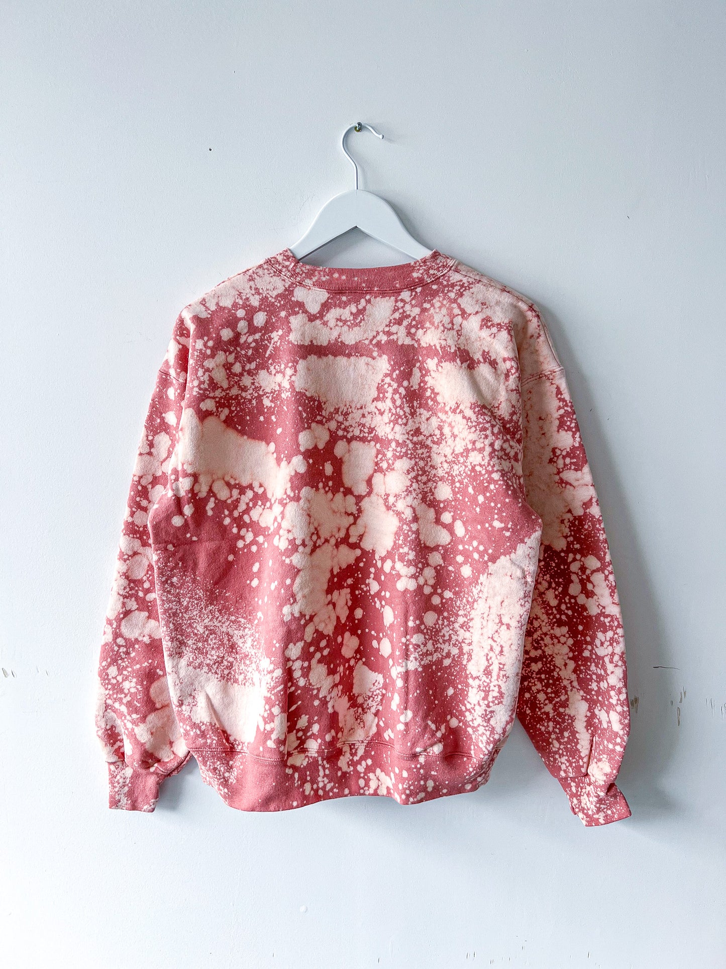 Acid-Washed Crewneck Sweatshirt in Dusty Rose