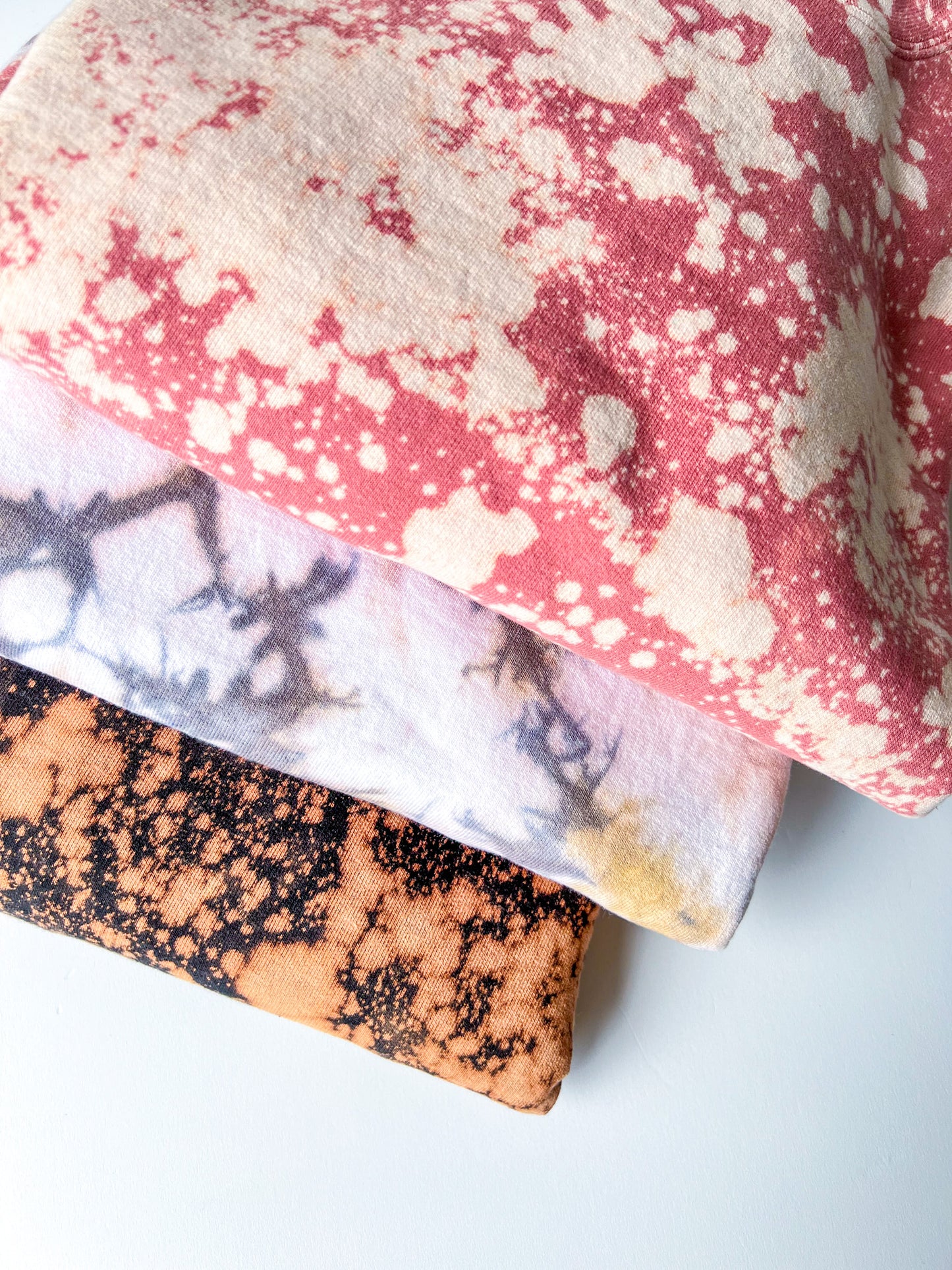 Acid-Washed Crewneck Sweatshirt in Dusty Rose