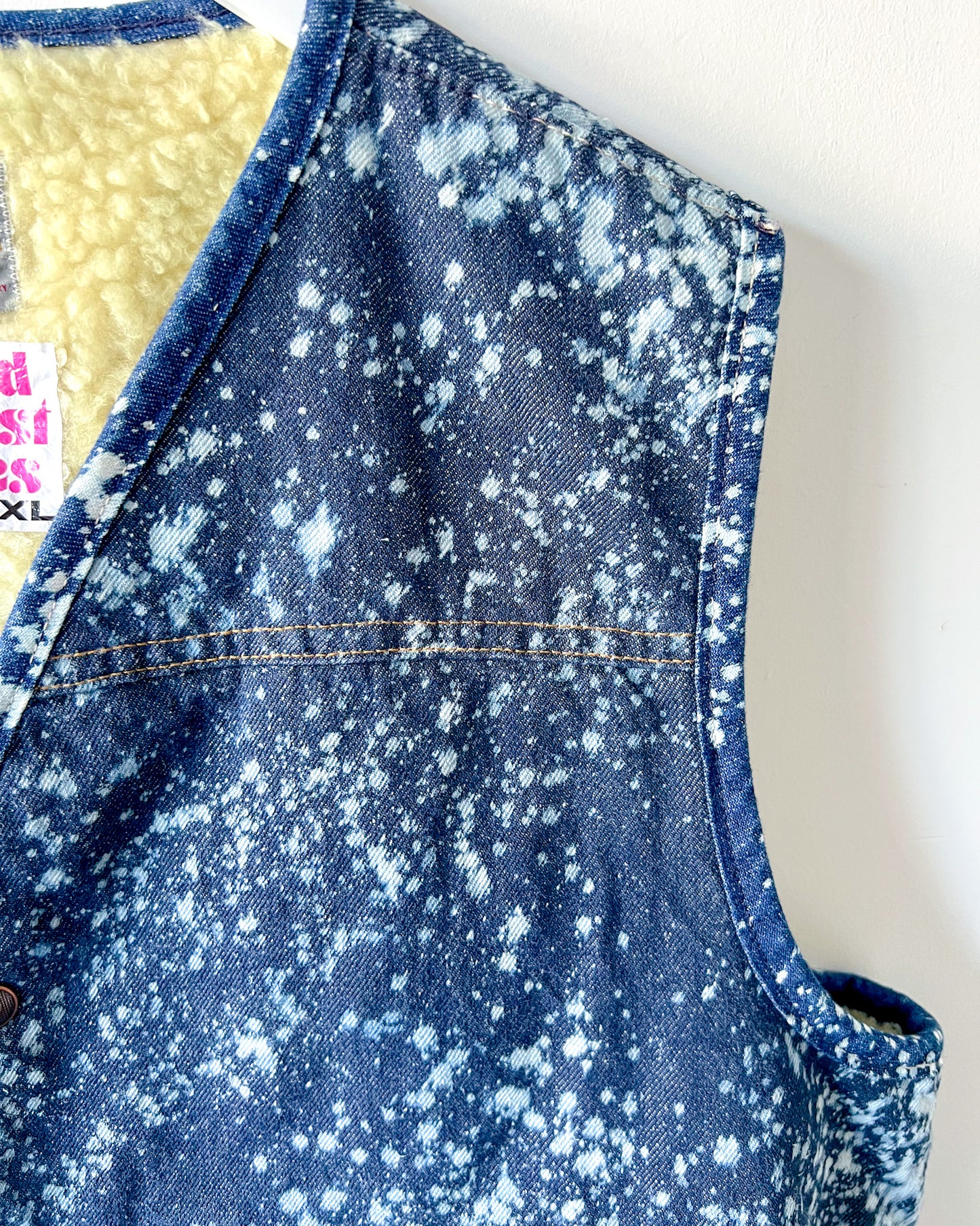 JACKSON - Vintage 80s Carhartt Acid Washed Sherpa Lined Denim Vest - Denim, White - Unisex XL