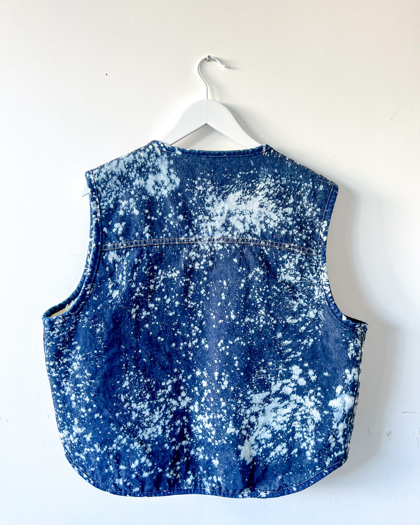 JACKSON - Vintage 80s Carhartt Acid Washed Sherpa Lined Denim Vest - Denim, White - Unisex XL