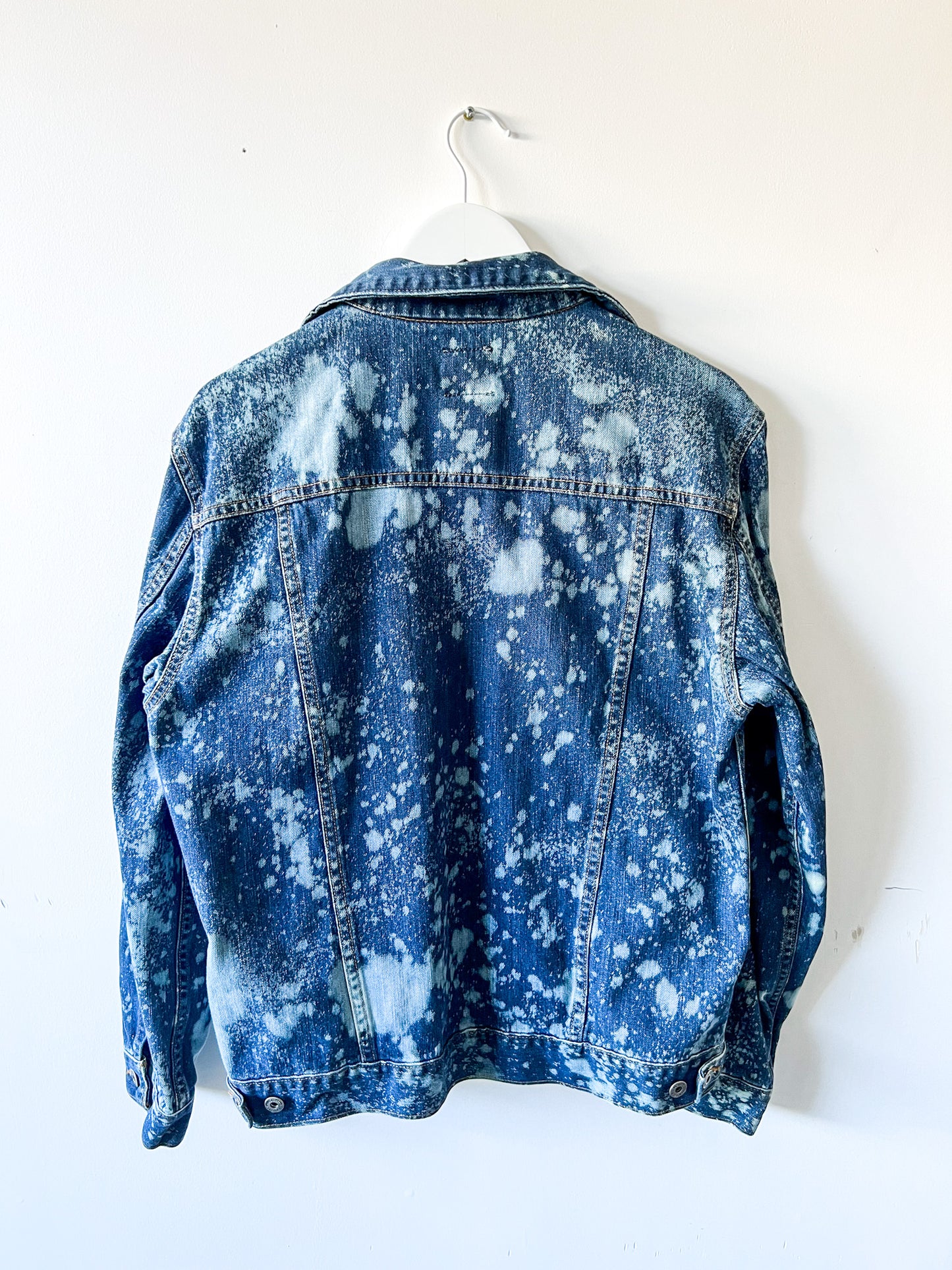 NORTH DAKOTA - Upcycled 00s Carhartt Acid Washed Western Denim Jacket - Denim, White - Womens Medium