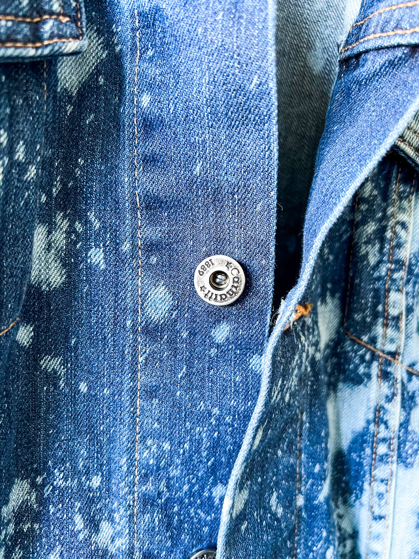 NORTH DAKOTA - Upcycled 00s Carhartt Acid Washed Western Denim Jacket - Denim, White - Womens Medium