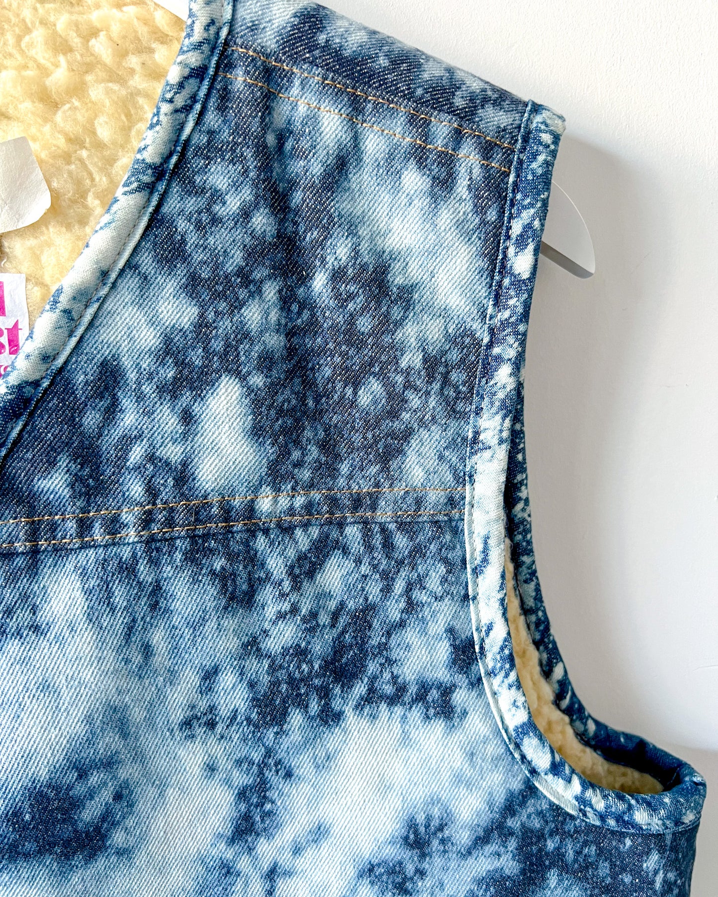 PENNSYLVANIA - Vintage 80s Carhartt Acid Washed Sherpa Lined Denim Vest - Denim, White - Unisex Small or Medium
