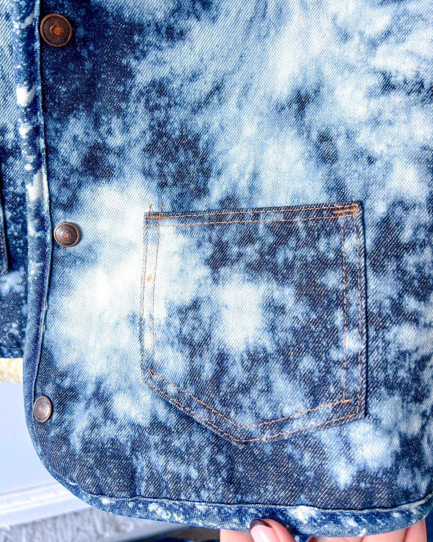PENNSYLVANIA - Vintage 80s Carhartt Acid Washed Sherpa Lined Denim Vest - Denim, White - Unisex Small or Medium