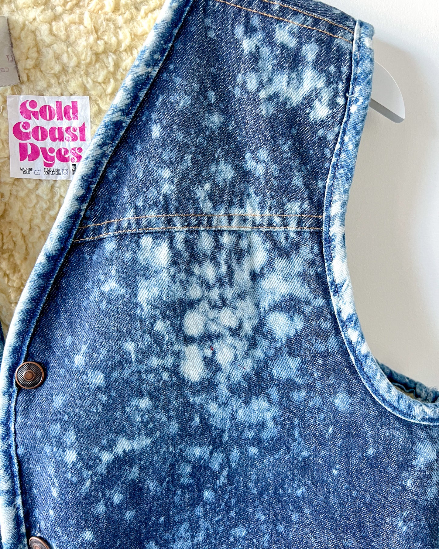 TENNESSEE - Vintage 80s Carhartt Acid Washed Sherpa Lined Denim Vest - Denim, White - Unisex Large
